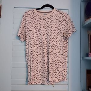 white with black print t-shirt with cars and surfboard design size small